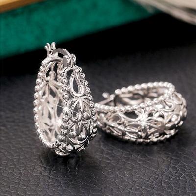 Huitan Ohrringe im Metallic-Stil Damen Anmutiger Schmuck für Frauen Elegante Damen-Accessoires für Jubiläumszeremonie Party