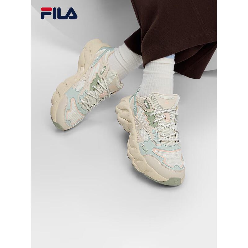 FILA Women s Fern 2S Chunky Platform Sneakers US 9