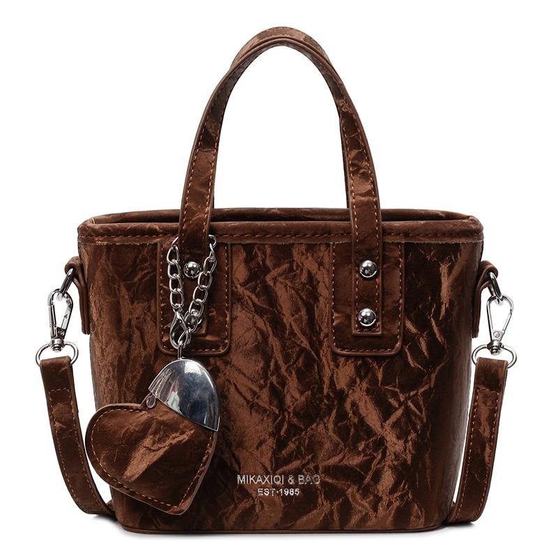 

Wholesale hot sale Korean new ins trendy fashion portable bucket bag versatile commuter casual messenger bag bag women