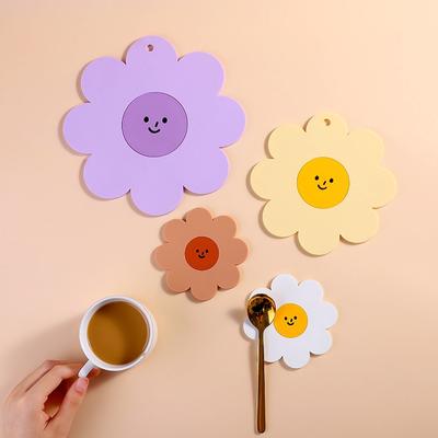 Silicone Heat Insulation Pads, Household Anti-slip Coasters, High-temperature Resistant Table, Bowl and Plate Pads, Sunflowers