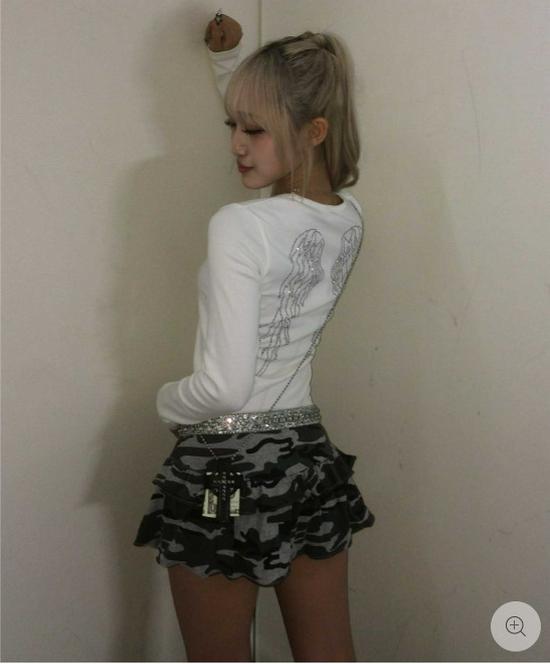 2026 Retro Skull Print Striped Long Sleeve Y2K Fashion Top for Women