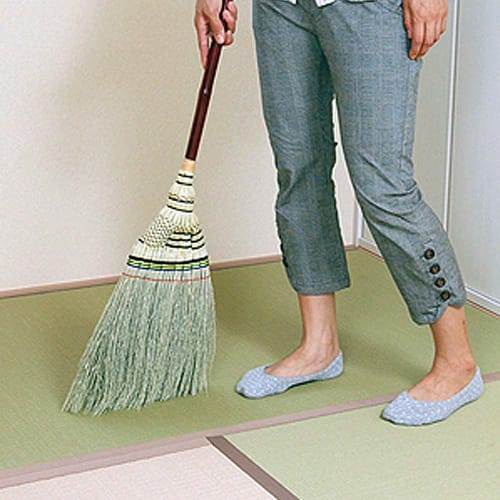 Azuma Industries Handwoven Broom Special Selection, Short Handle, Made with Broom Grass, Flexible Sweeping Comfort, Suitable for Tatami and Hardwood,