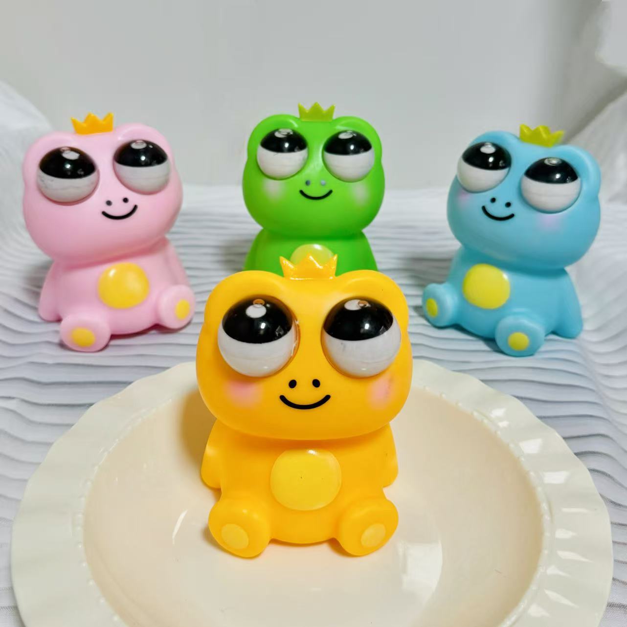 

1Pcs Latest Fidgeting Plaything Press Cute Animal Staring Frog Antistress Pinch Decompressions Vent Squeeze Toy Novelty Kids Birthday Gift
