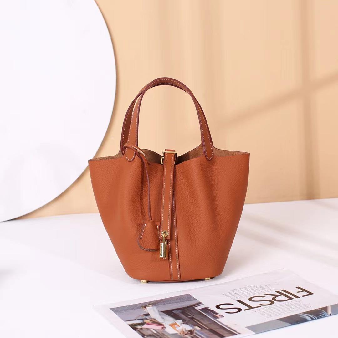 

Женская новая сумочка