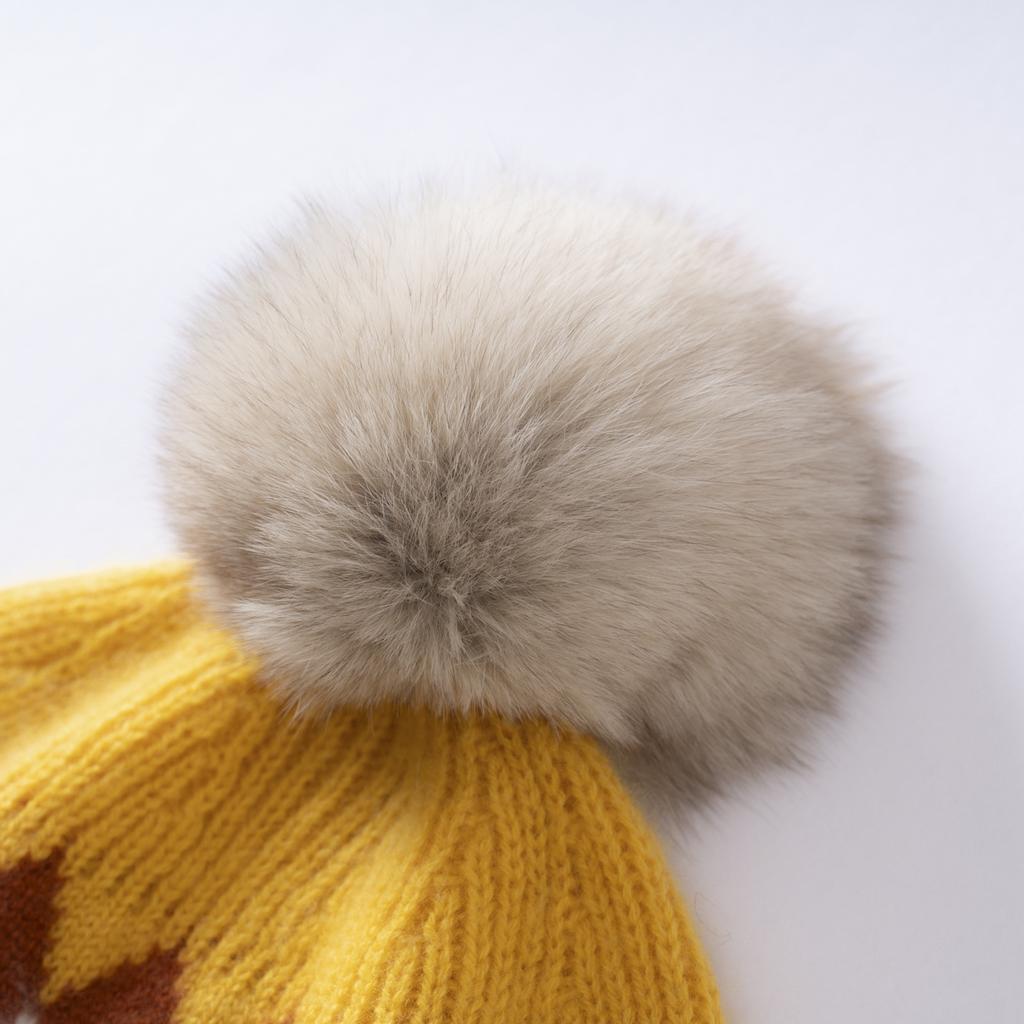 New thickened children's rhombus outdoor warm hairball hat, outdoor windproof and cold-proof ear protection hat, student knitted hat