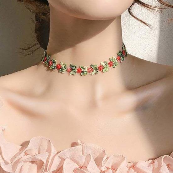 Embroidered Flower Choker Women Vintage Boho Floral Necklace Adjustable Daisy Rose Embroidery Choker for Dating Party Holiday