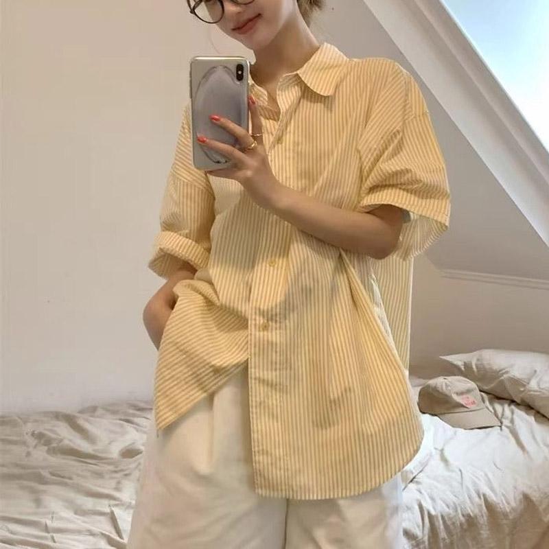 

Рубашка с коротким рукавом в вертикальную полоску с воротником поло, свободного прилегания, с верхом для верхней одежды M жёлтый