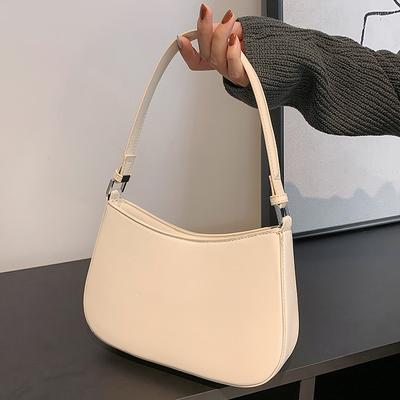 Jedná se o malou jednobarevnou tašku, jednoduchou a módní, vhodnou pro cestování po ulici a nakupování.