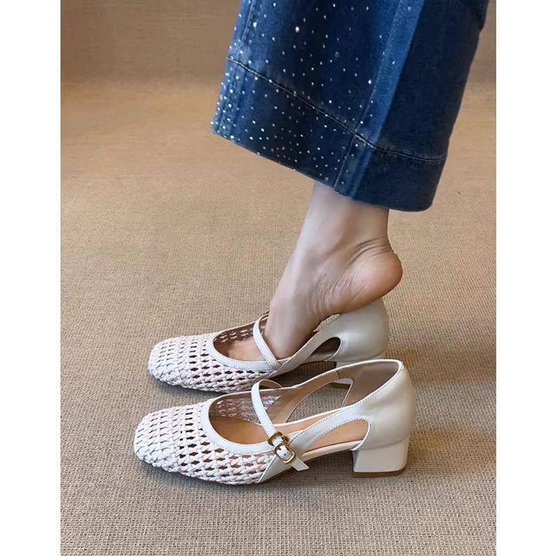 Retro style hollow and breathable light mouth single shoes women's new skirt with one word with woven thick heel sandals