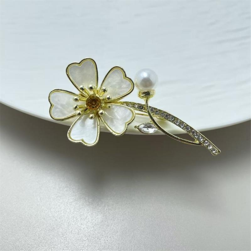 Elegant Pearls Shell Flower Brooch Zinc Alloy Secure Pin Formal Occasion Jewelry Accessory Clothing Accessories
