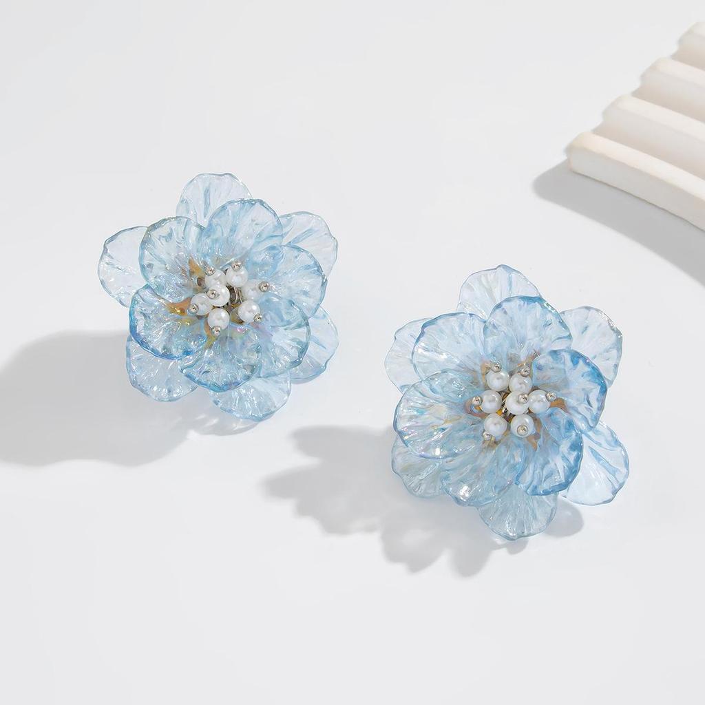 Fresh Fantasy Scallop Flower Earrings with Inlaid Pearls