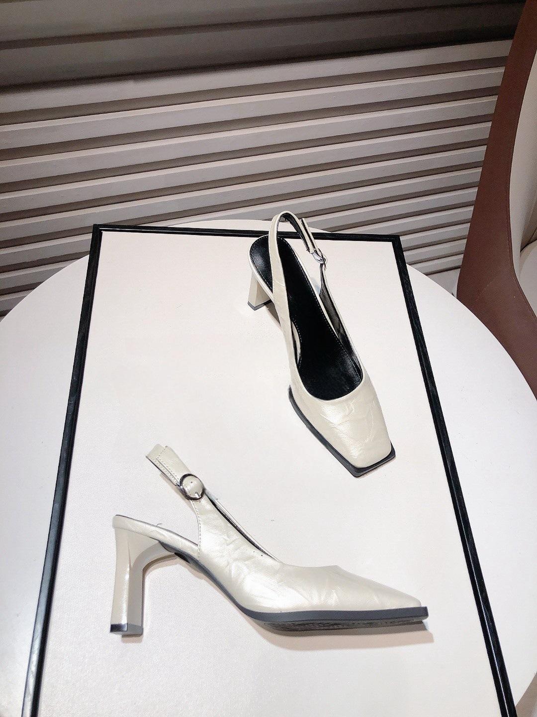 

Французские туфли Мэри Джейн с квадратным носком женские 2024 новые ретро мода толстый каблук пряжка на ремешке пустые одинарные туфли туфли-сандалии с закрытым носком 39