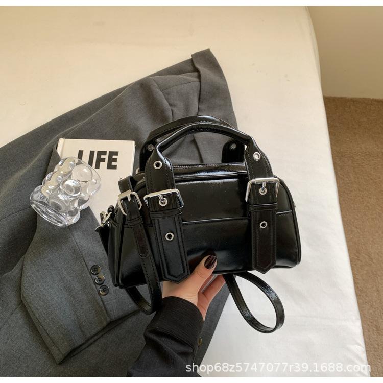 Small bag women's 2025 new high-end sense portable Boston bag leisure niche design shoulder bag fashion crossbody bag