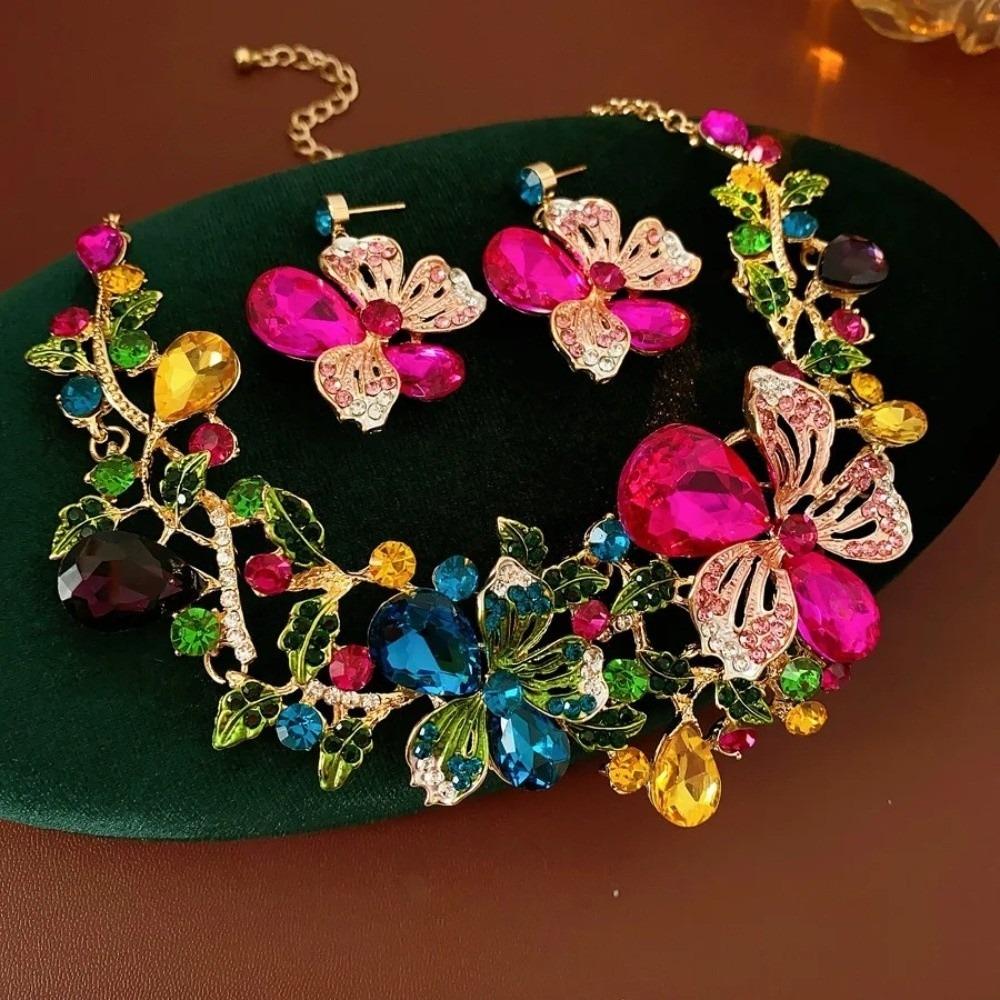 

3PCS Retro Diamond-encrusted Flower Necklace Sparkle Earrings Necklace Gifts Women Earrings 3pcs