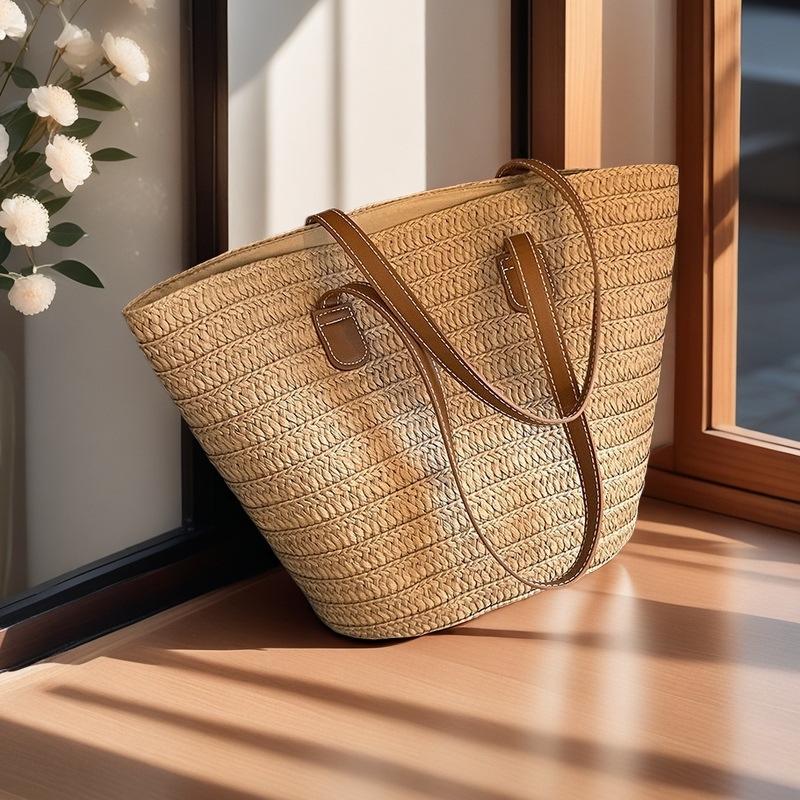 Women's Large Capacity Woven Straw Tote Bag - 2024 High-End Shoulder Bag for Beach or Commute