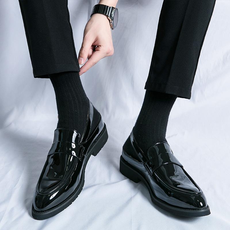 Men Casual Patent Leather Sandals Cozy Non-slip Cool Lighted Breathable Classic Fashion Comfy Outdoor Shoe Casual Sandals