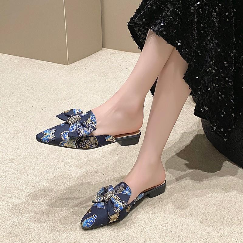 Fashion Summers Embroidery Womens Slippers Fashion Elegant Pointed Toe Slides Shoes Ladies  Luxury Designer Shoes for Women