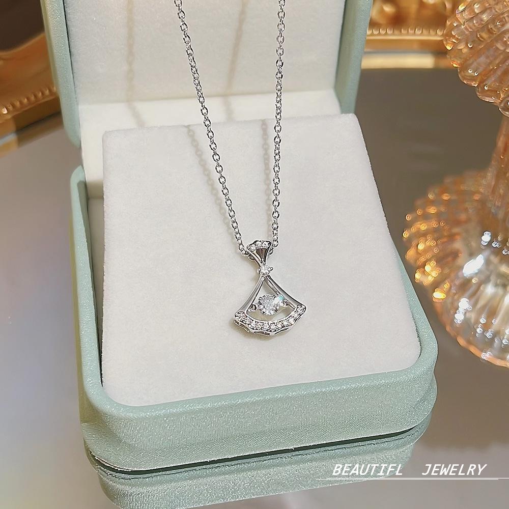 

Best-Selling Korean Clavicle Chain: Versatile Fairy Pendant Necklace in Titanium Steel