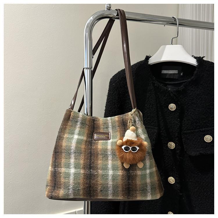 2023 New Style Woolen Street Fashion Tote Bag For Women With Large Capacity