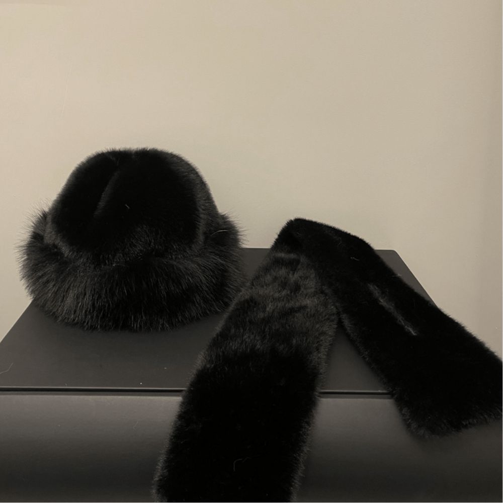 Autumn And Winter Fluffy Caps And Scarves Korean Style Plush Skiing Riding Warm Bucket Hat Snood Scarves Christmas Gift