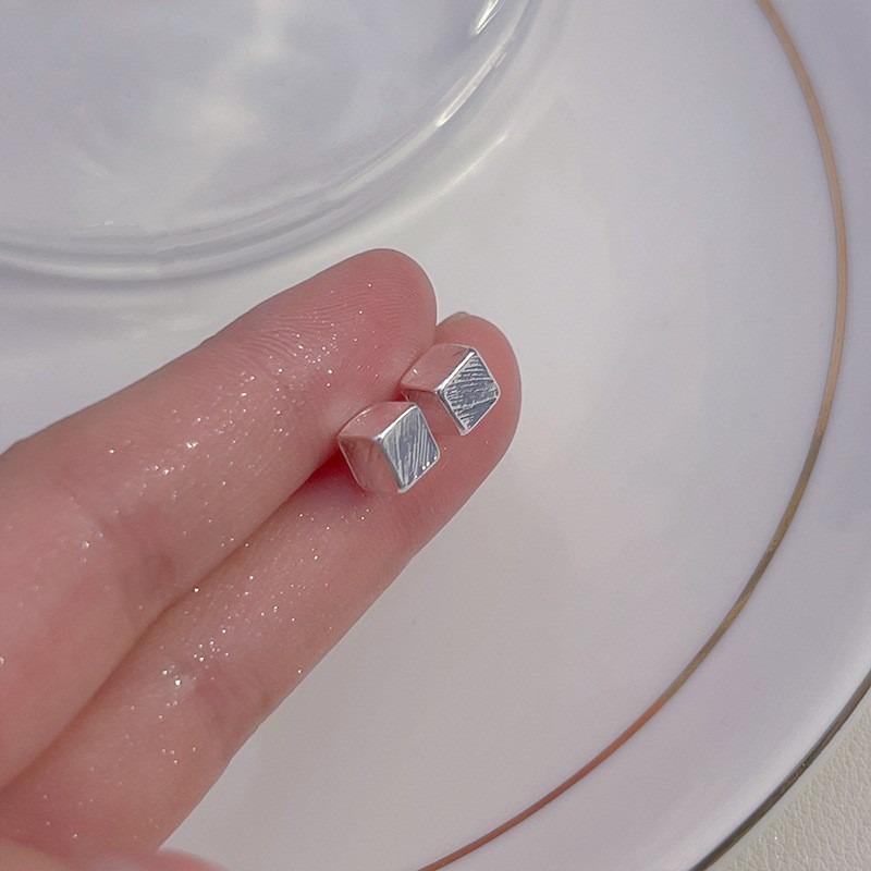 S925 sterling silver ear needles new temperament simple and small stud earrings women's earrings ear holes anti-blocking earrings jewelry