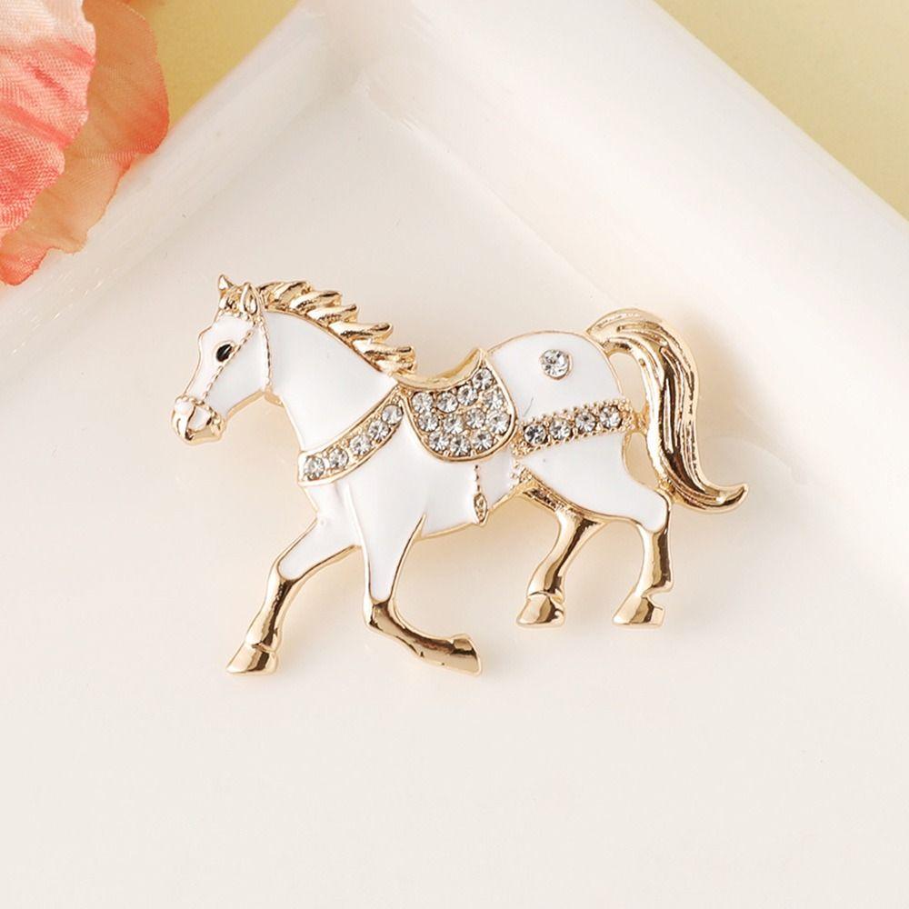 Traditional Running Horse Brooch Vintage Animal Lapel Pin Gift Brooch Pins Women