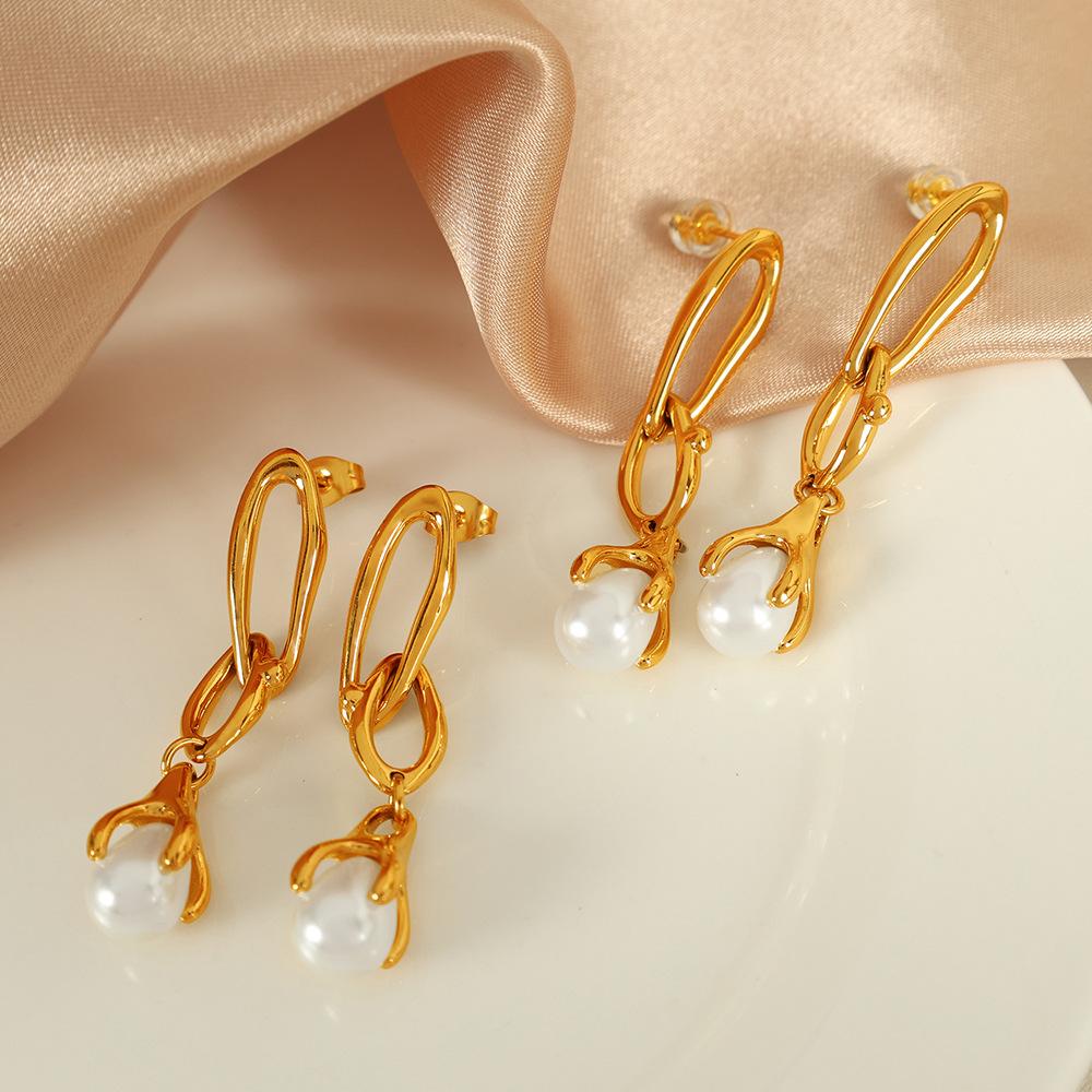 Plated 18K metal texture chain creative grab clip design elegant pearl accessories long women's earrings