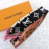 M76676 Scarf Black/white Silk Women