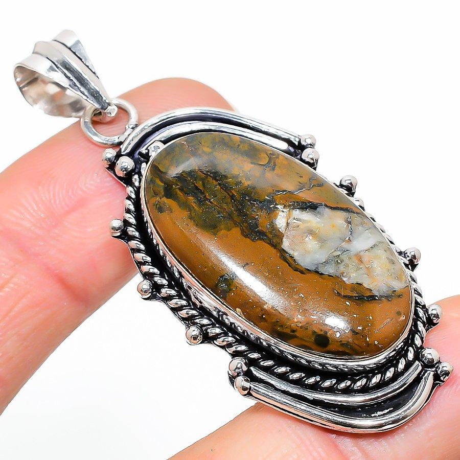 

Этническая ювелирная подвеска ручной работы с драгоценным камнем из окаменелого дерева 2,36 дюйма VR-1802