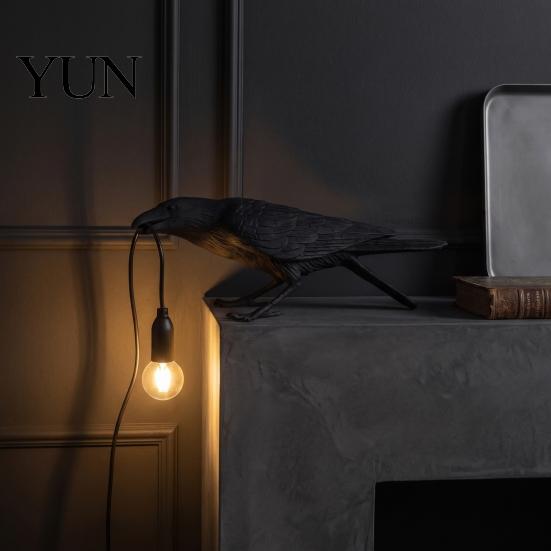Retro Decorative Bird Light Crow Table Lamp, Gothic Raven Night Light, Halloween Black Creative USB Powered Ornament Dark Academia Lamp for