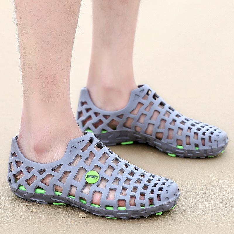 2024 Summer Foreign Trade Explosion Hot Sale Couple Hole Shoes Hollow Breathable Men's Sandals Beach Foot Shoes Women's