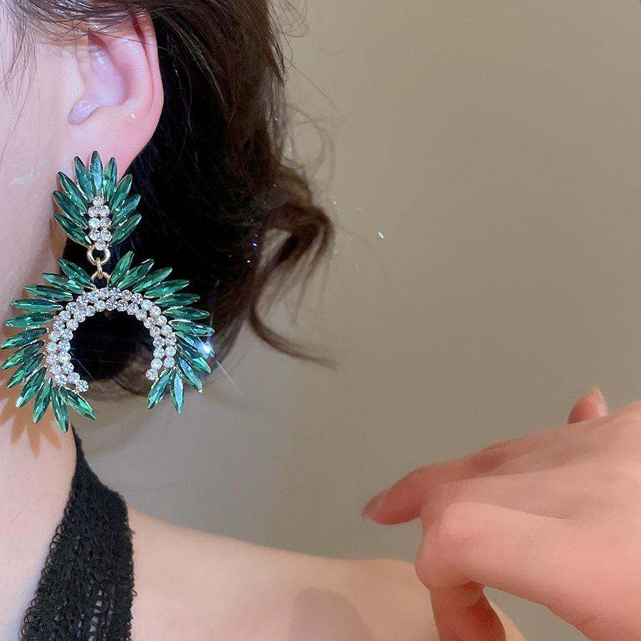 Silver Needle Geometric Rhinestone Earrings: European & American Court Style, Light Luxury, Fashionable Studs, Unique Niche Accessories