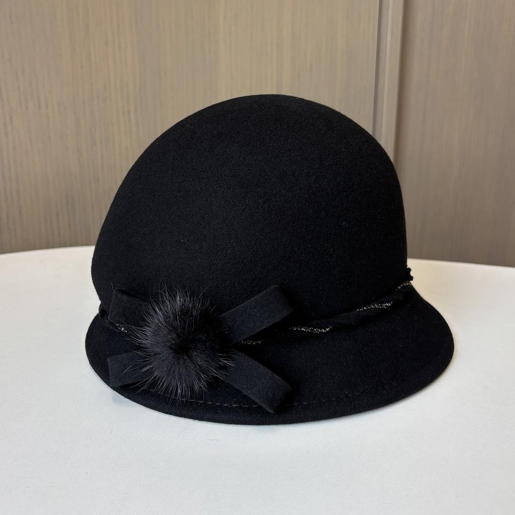 Fashion Beret Women'S Autumn And Winter Woolen Top Hat Cute Hairball Dome Basin Hat Elegant Styling Dome Felt Hat