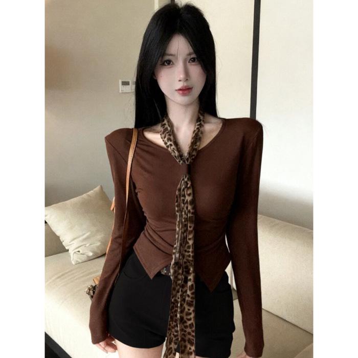 

Women s Spicy Leopard Print Slim Fit Long Sleeve T-shirt - Trendy Retro Autumn/Winter Fashion Small коричневый