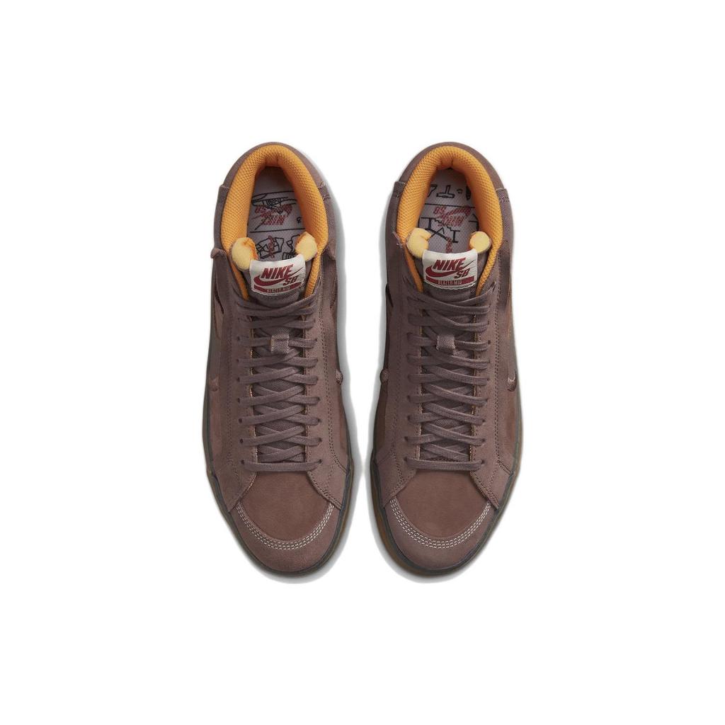 Nike Zoom Blazer Mid Premium Plus SB Marrone Gomma Scarpe da Ginnastica Unisex Prugna-Eclissi Kumquat Gomma-Giallo DV5468-200