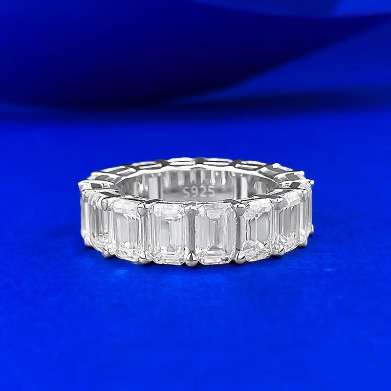 

Zhuozhifan S925 Silver Rectangle Simulated Emerald Ring - Stackable Socialite Style Size 5