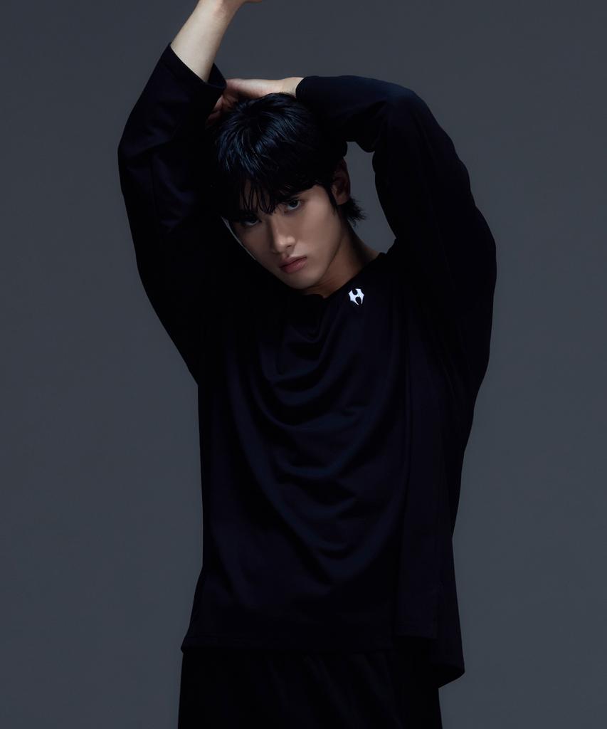 HUGVONE Brushed Symbol Oversized Long Sleeve 2 Colors