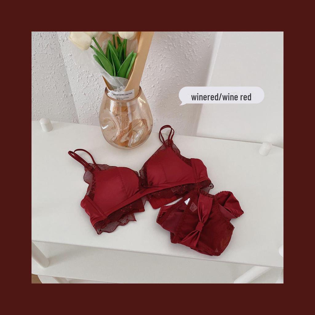 Elegant Red Bridal Seamless Lingerie Set for Women