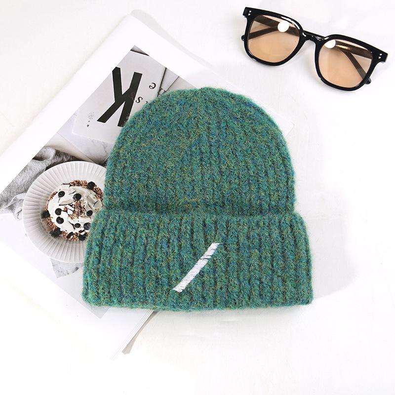 

Versatile embroidery thickened thermal ear protector hat riding cold hat large board couple hat M（56-58cm）