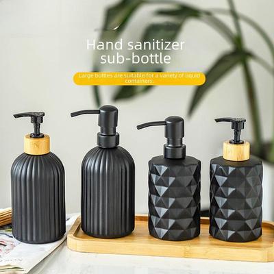 Lussuosa bottiglia di vetro con pompa a strisce verticali per sapone, lozione o shampoo