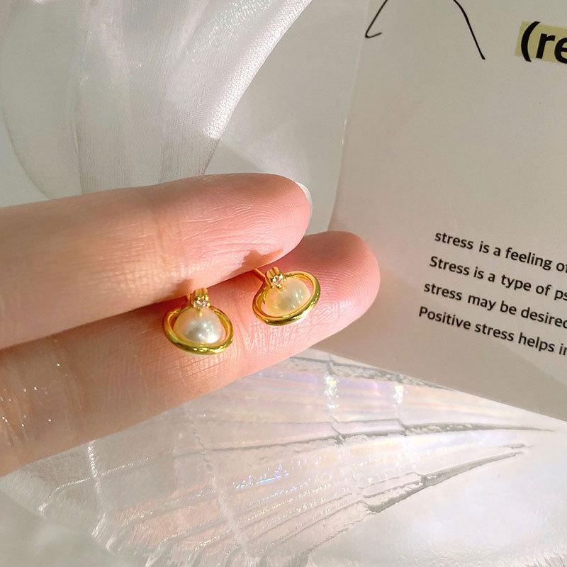 

Серьги Pearl Planet маленькие, легкие и роскошные, высококачественные, мини темпераментные и изысканные маленькие серьги нового стиля