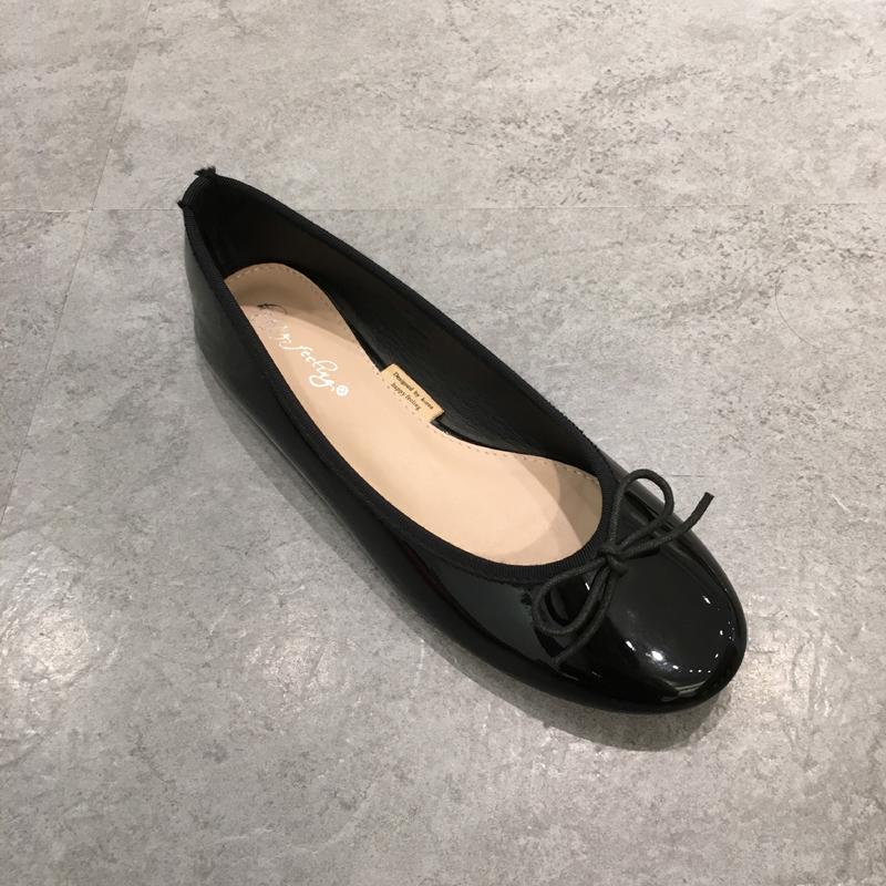 Mode glänzend Lackleder flache Bootsschuhe Schleife weiche Ballerinas Büro-Dame runde Zehen Arbeitsschuhe bequeme Slipper