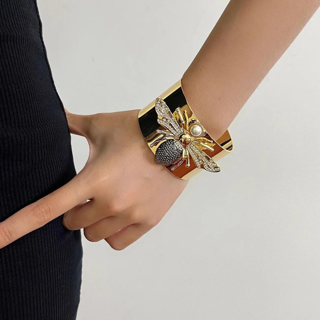 Women's Light Luxury High-quality  Full Bee Opening Wide Version Bracelet Exquisite Bracelet Armband