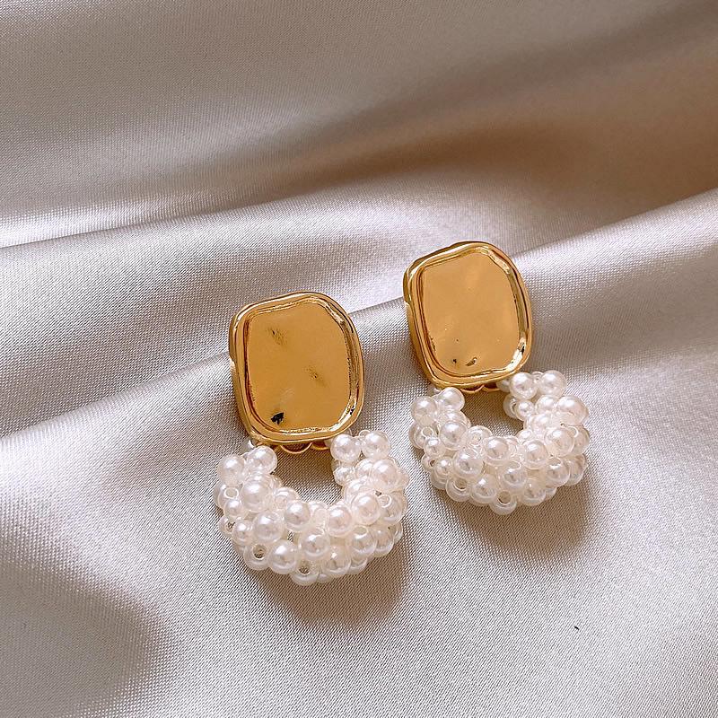 2025 New French Pearl High-End Luxury Earrings for Women - Unique Niche Design, Hot-Selling Studs