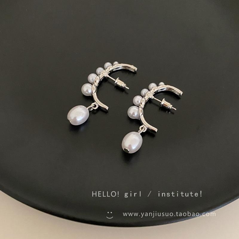 French pearl fringed earrings women s light luxury temperament high-end stud earrings, unique personality fashion earrings