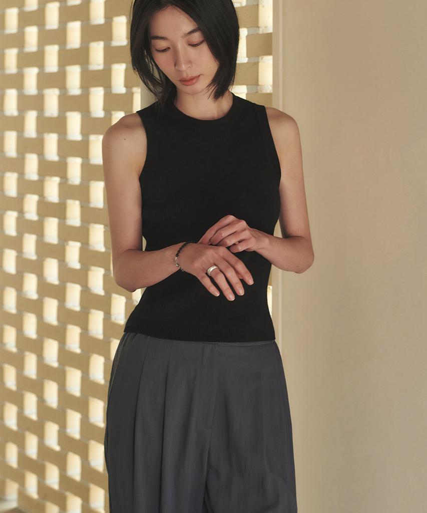 Aesmoeo Mare Cotton Sleeveless (Black)