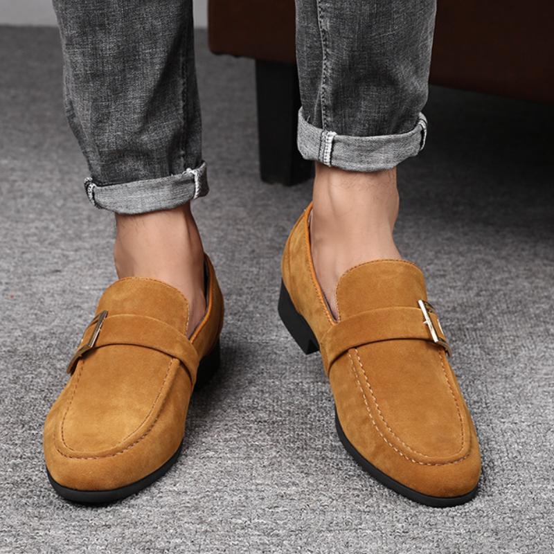 Zapatos formales para hombre, nuevos zapatos de conducción sin cordones de gamuza mate, zapatos casuales marrones para caminar para hombres, zapatos de cuero de negocios elegantes de lujo