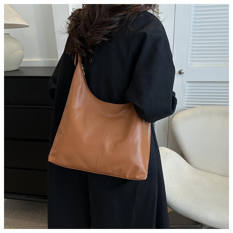Retro Style Faux Leather Shoulder Bag for Women Minimalist Solid Color Commuter Handbag Trendy Daily Tote Purse CLE