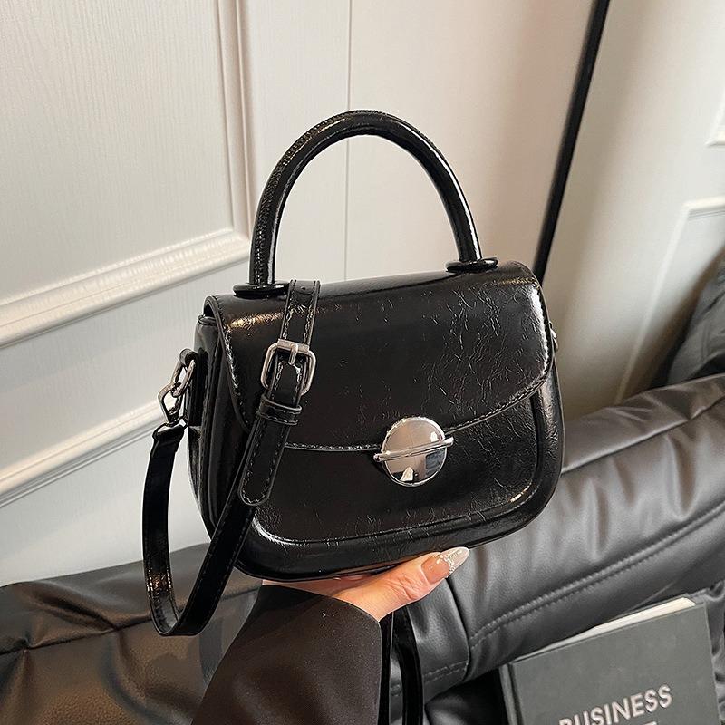 

Женская сумка лето новая темпераментная портативная маленькая сумка универсальная на одно плечо кроссбоди сумка-седло чёрный