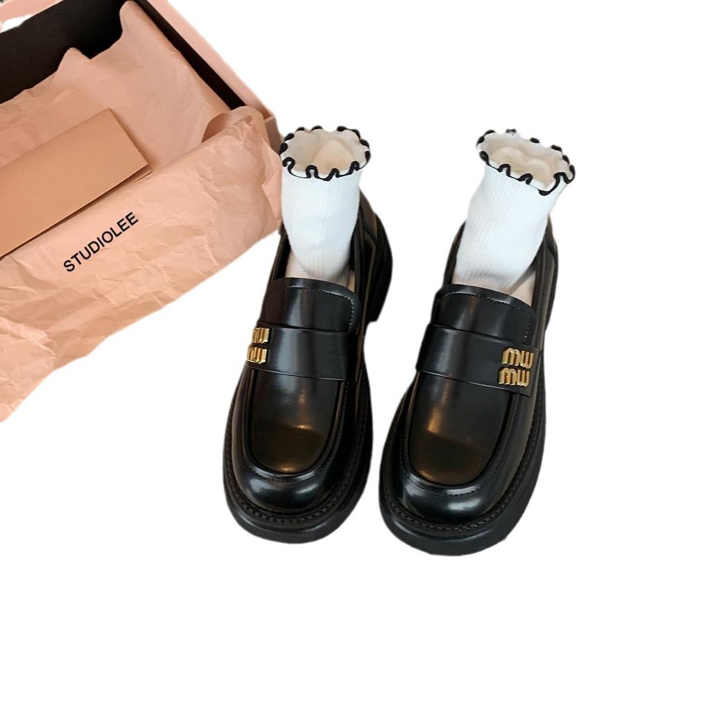 Hel kuskinn~ drue mor miu college stil lat person en pedal metallspenne skinnloafers dames plattform små skinnsko